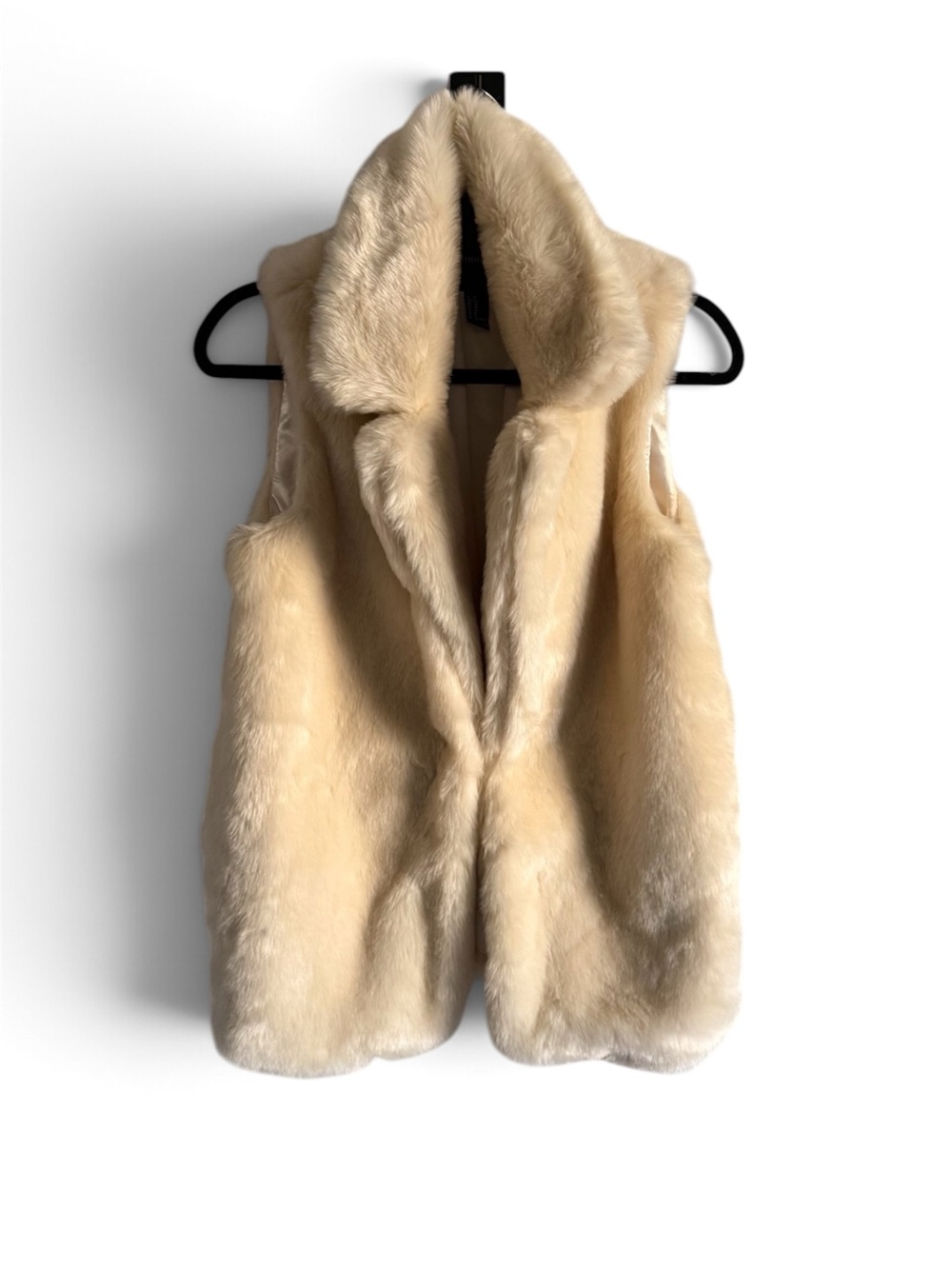Forever 21 Cream Faux Fur Sleeveless Vest